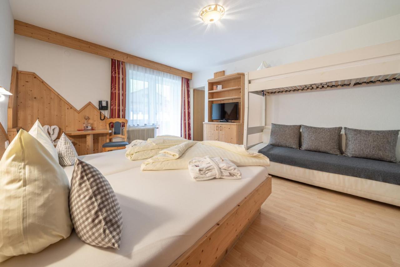 Familienhotel Replerhof Mit Kinderbetreuung Prägraten Стая снимка